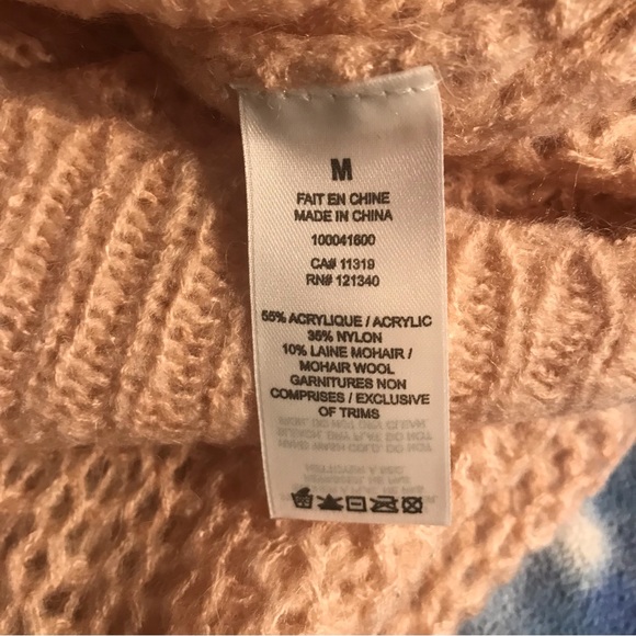 NEW ! - Dynamite Mohair Rose Sweater -Size Medium - Picture 7 of 8